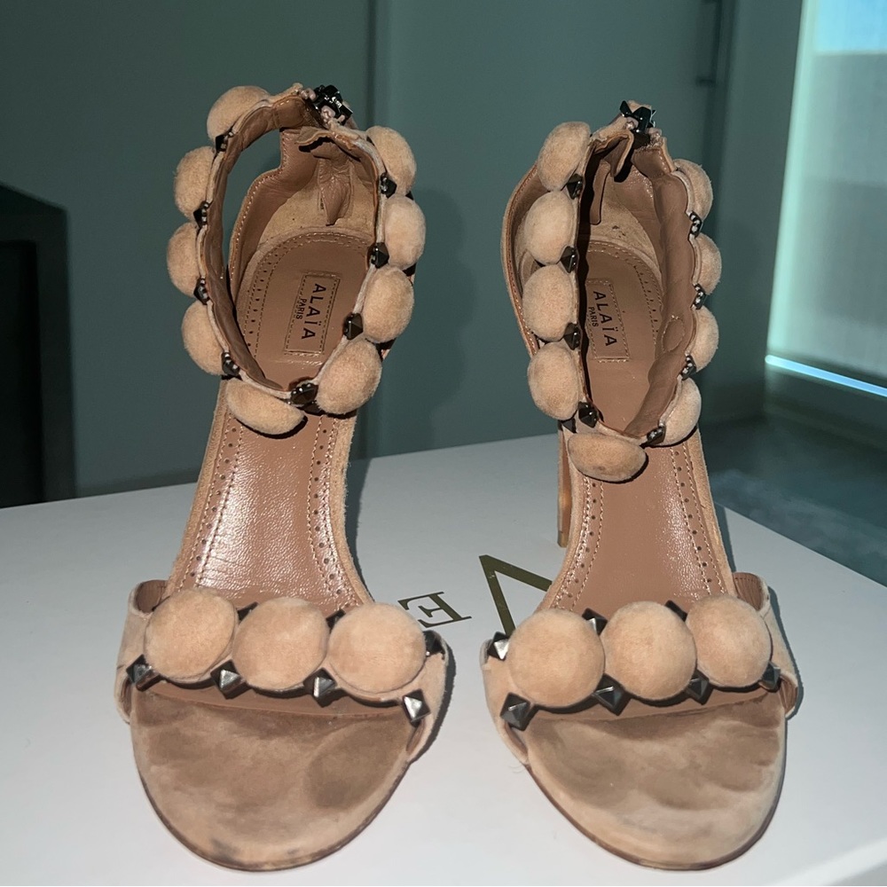 Alaia Bombe Heels Size 37 in Blush